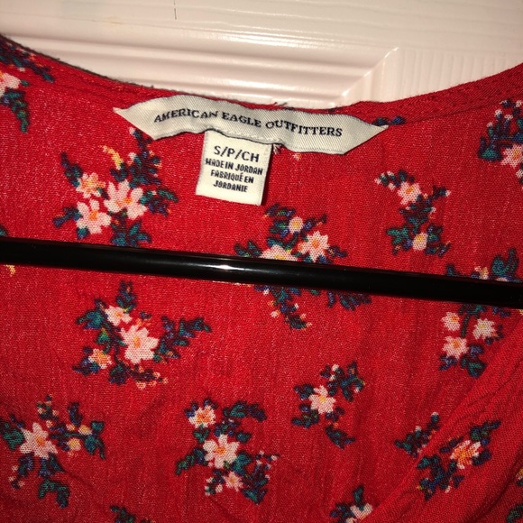 AE Floral Crop Top - Picture 4 of 4